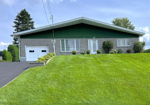 Maison à vendre - 208 Rue Principale, Lambton, G0M 1H0