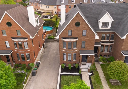 Maison à vendre - 2728 Av. Ernest-Hemingway, Montréal (Saint-Laurent), H4R 3E9