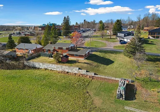 Maison à vendre - 350 Rue Clarendon, Shawville, J0X 2Y0