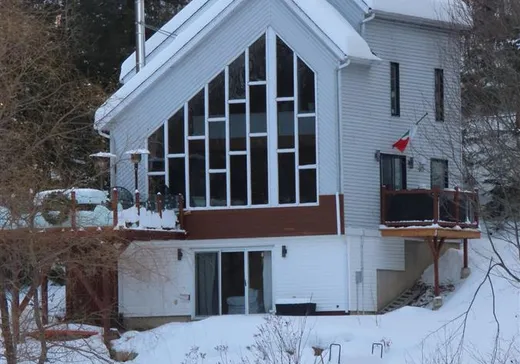 Two or more stories for sale - 251 465e Avenue, St-Hippolyte, J8A3E5