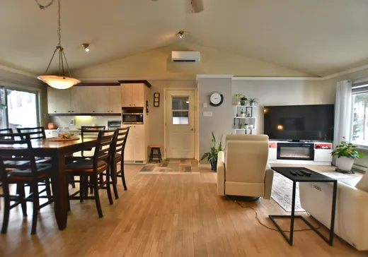 House for sale - 1 Av. du Centre, Saint-Christophe-D'Arthabaska, G6R 0C2