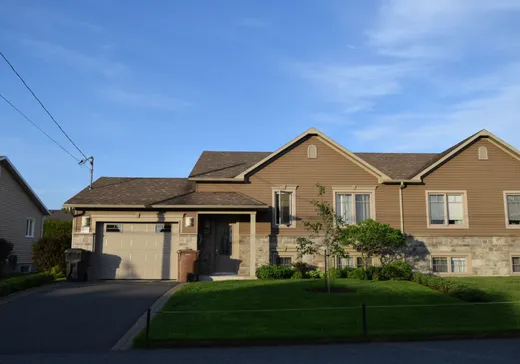 Maison à étages à vendre - 195 Rue Suzanne-Bastien, Victoriaville, G6T0V1