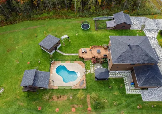 Maison à vendre - 235 Ch. de l'Axion, Magog, J1X 0W6