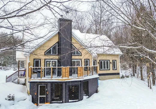 Maison à étages à vendre - 200-200A Rue Jean-Pierre, Sainte-Sophie, J5J2N7