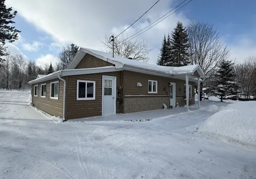 Two or more stories for sale - 112 Rue Dusseault, Val des Sources, J1T3M7
