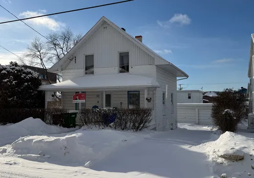 Maison à étages à vendre - 623 Rue Castelnau, La Tuque, G9X2P2