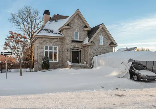 Maison à vendre - 104 Rue de St-Émilion, Lachenaie, J6W 6L2