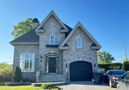 Maison à vendre - 104 Rue de St-Émilion, Lachenaie, J6W 6L2