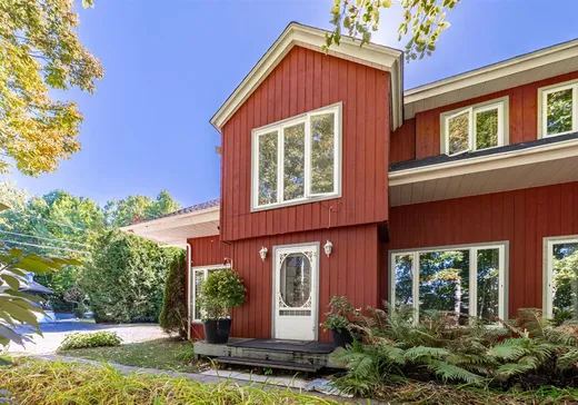 Maison à vendre - 27 Ch. de St-Moritz, Saint-Sauveur, J0R 1R2