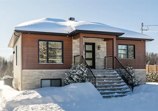 Bungalow à vendre - 225 Rue des Pivoines, Mont-Laurier, J9L3G3