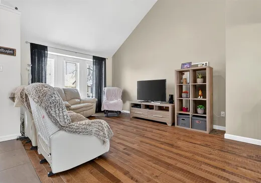 Maison à vendre - 4743 Rue Joseph-Poulin, St-Hubert, J3Y 8W5