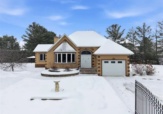 Bungalow à vendre - 9 Rue de l'Anse, St-Francois-Du-Lac, J0G1M0