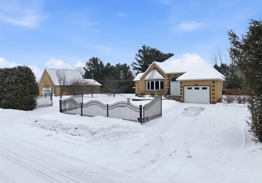 Maison à vendre - 9 Rue de l'Anse, St-Francois-Du-Lac, J0G 1M0