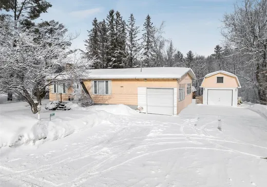 Bungalow à vendre - 651 Rue Principale, Eastman, J0E1P0