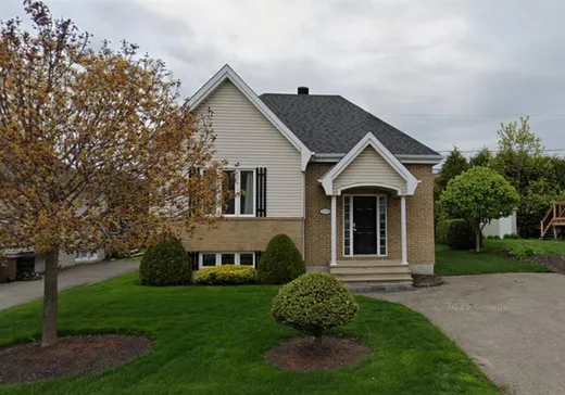 Maison à vendre - 2279 Boul. Lafontaine, Saint-Jérôme, J7Y 5B6