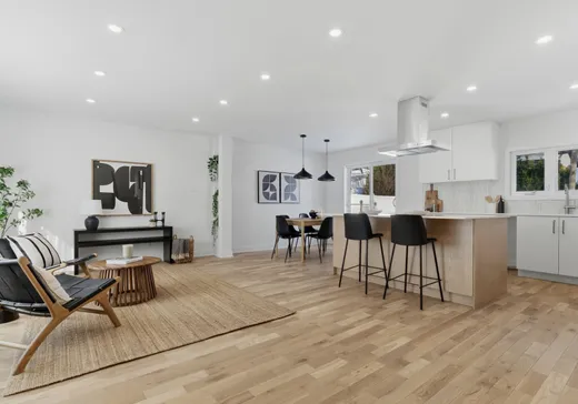 Two or more stories for sale - 5 Av. de la Gaspésie, Candiac, J5R3T8