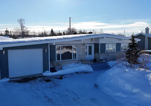 Maison à vendre - 24 Rue Couillard, Sept-Îles, G4R 1G3