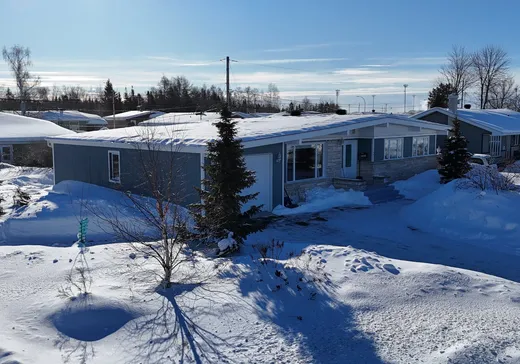 Maison à vendre - 24 Rue Couillard, Sept-Îles, G4R 1G3