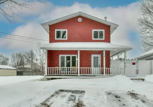 Maison à étages à vendre - 24 16e Avenue, Sainte-Marthe-sur-le-Lac, J0N1P0
