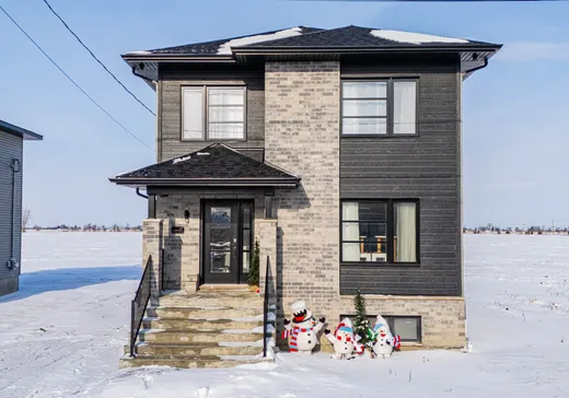 Two or more stories for sale - 47 Rue des Récoltes, Sainte-Barbe, J0S1P0