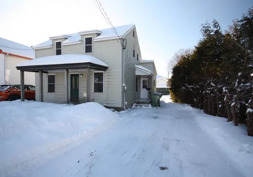 Maison à vendre - 208 Rue Isabella, Lachute, J8H 2B4