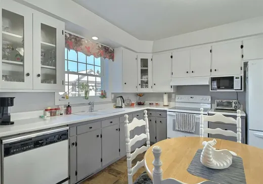 House for sale - 2115 Rue St-Calixte, Plessisville, G6L 1S2