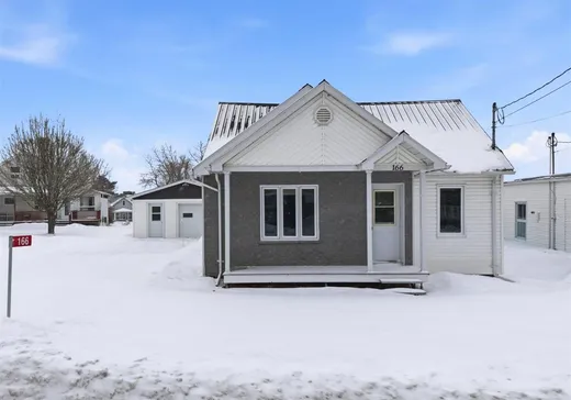 Un étage et demi à vendre - 166 Rue Principale, Saint-Isidore-de-Clifton, J0B2X0