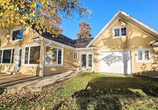House for sale - 4570 Av. du Tour-du-Lac, Shawinigan, G0X 1L0