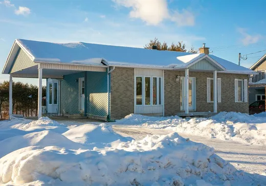 Bungalow for sale - 43 Rue St-François, East Angus, J0B1R0