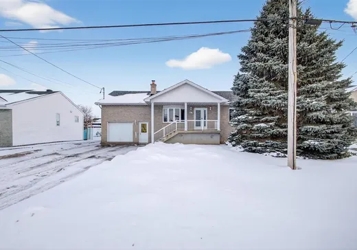 Two or more stories for sale - 164 14e Avenue, Saint-Zotique, J0P1Z0
