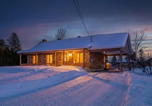 House for sale - 420 Rue Sauvageau, Saint-Marc-des-Carrières, G0A 4B0