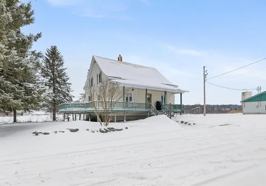 Un étage et demi à vendre - 1185Z Rg du Petit-Buckland, St-Lazare-De-Bellechasse, G0R3J0
