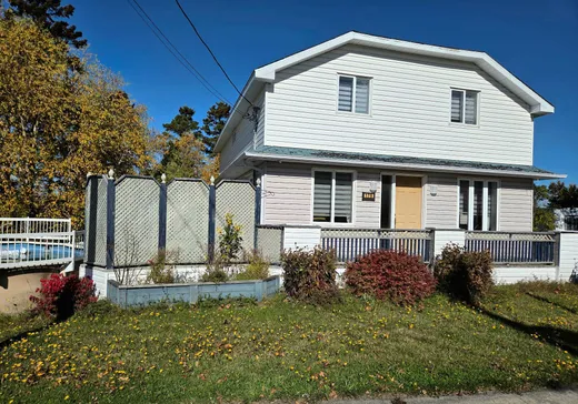 Maison à vendre - 179 Rue Monseigneur-Ross, Grosses-Roches, G0J 1K0