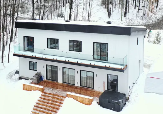 Two or more stories for sale - 10 Rue du Cerf, Saint-Calixte, J0K1Z0