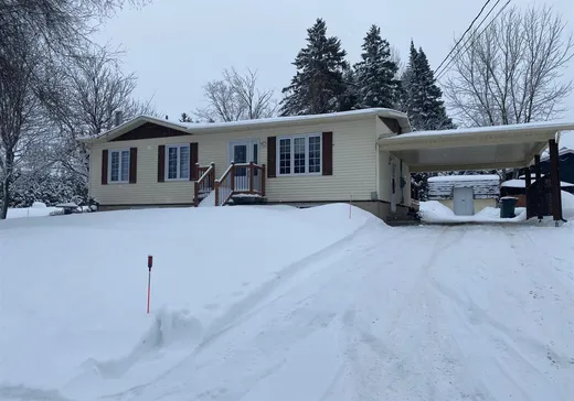 Bungalow à vendre - 5608 Ch. des Semeurs, Warwick, J0A1C0