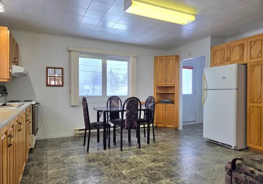 Maison à vendre - 159 Av. Notre-Dame, Matane, G4W 2R7