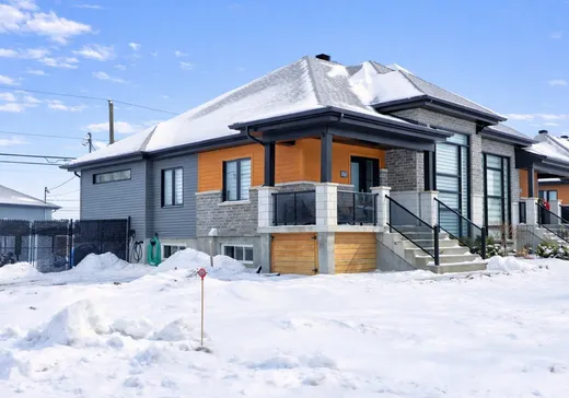 Two or more stories for sale - 2565 Av. Jean-Noël-Dion, Saint-Hyacinthe, J2S0J5