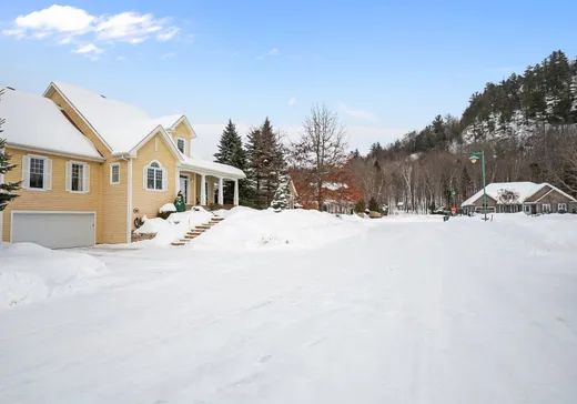 Maison à vendre - 100 Rue St-Pierre E., Saint-Sauveur, J0R 1R4