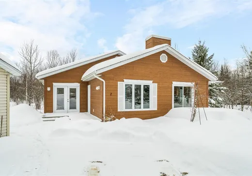 Maison à vendre - 2 Rue Jocelyne, St-Etienne-De-Bolton, J0E 2E0