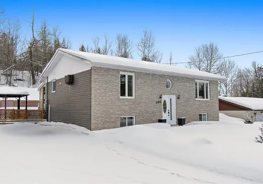 Bungalow for sale - 360 Ch. du Vieux-Moulin, Bryson, J0X1H0