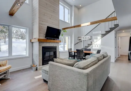 Maison à vendre - 33 Ch. Spinney, Saint-Sauveur, J0R 1A0