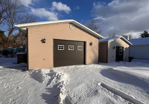 Maison à vendre - 103 Rue Johnson, Granby, J0E 2A0