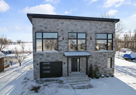 Maison à étages à vendre - 377 Rue Hébert, Saint-Stanislas-de-Kostka, J0S1W0
