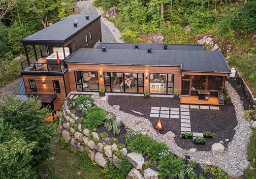 Two or more stories for sale - 4220 Rue des Monarques, Sainte-Adèle, J8B3M6