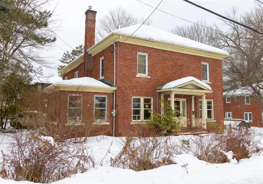 Maison à vendre - 505 Rue de l'Ontario, Sherbrooke, J1J 3R4