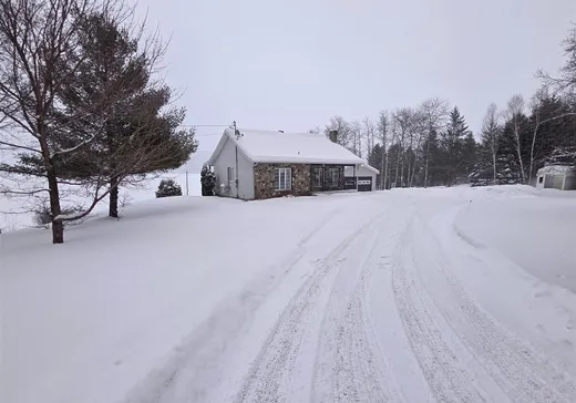 Maison à vendre - 68 Route 232 E., Témiscouata-sur-le-Lac, G0L 1E0