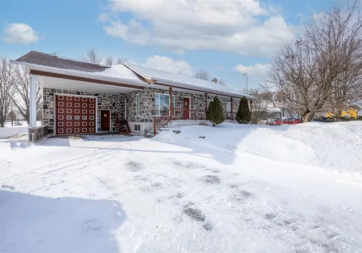 Maison à vendre - 856 Rg St-Pierre, Saint-Zéphirin-de-Courval, J0G 1V0
