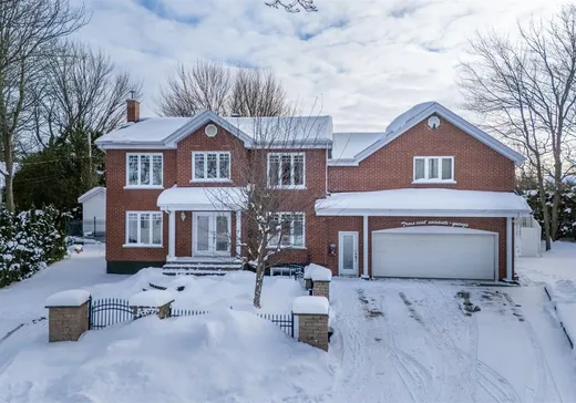 Maison à étages à vendre - 375 Rue Benoit, Drummondville, J2A2G9