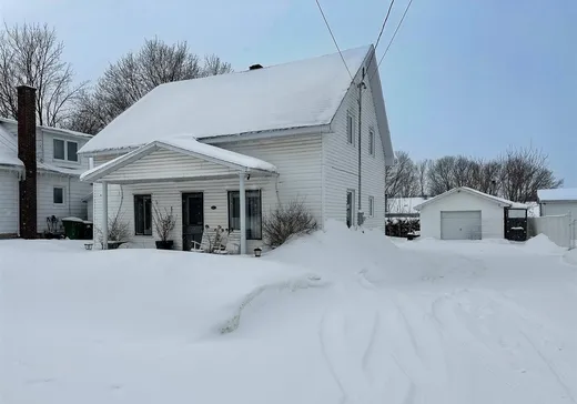 Un étage et demi à vendre - 265 Rue Racine E., Plessisville, G6L4V4