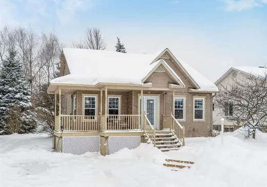 Bungalow à vendre - 215 Rue des Cormorans, Sherbrooke, J1R0S4